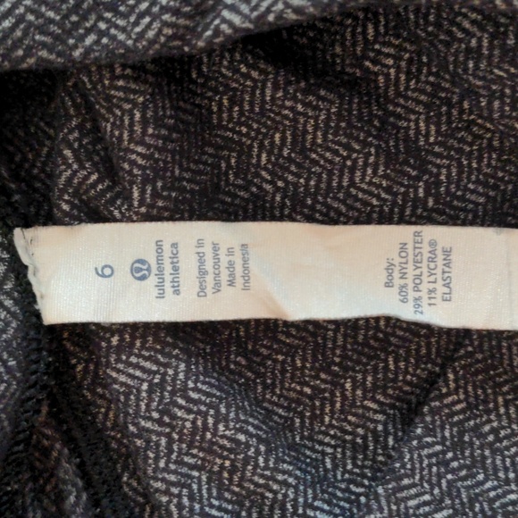 Lululemon Grey Herringbone Capri Leggings - Picture 5 of 13